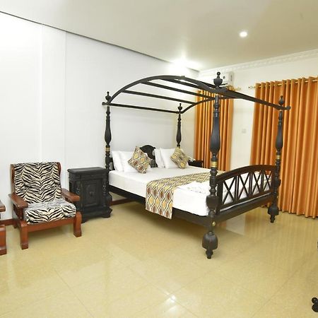 Hotel Queensbury Malabe 카두웰라 외부 사진